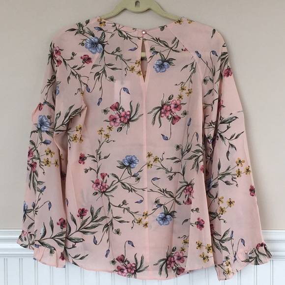 Fluted Sleeve Blush Floral Top - Picture 4 of 5